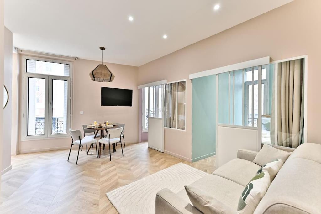 Appartement Proche Parc Monceau - Iii *